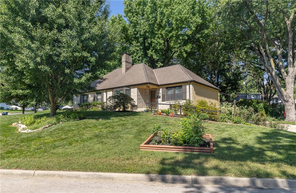 4934 Howe Drive Property Photo 3