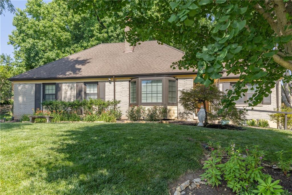 4934 Howe Drive Property Photo 4