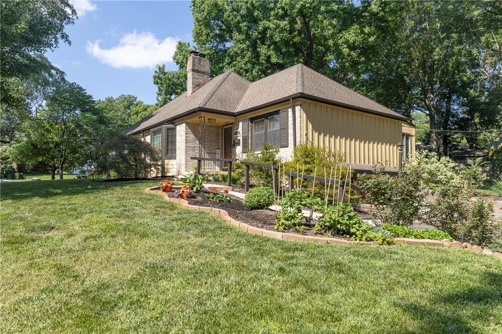 4934 Howe Drive Property Photo 5