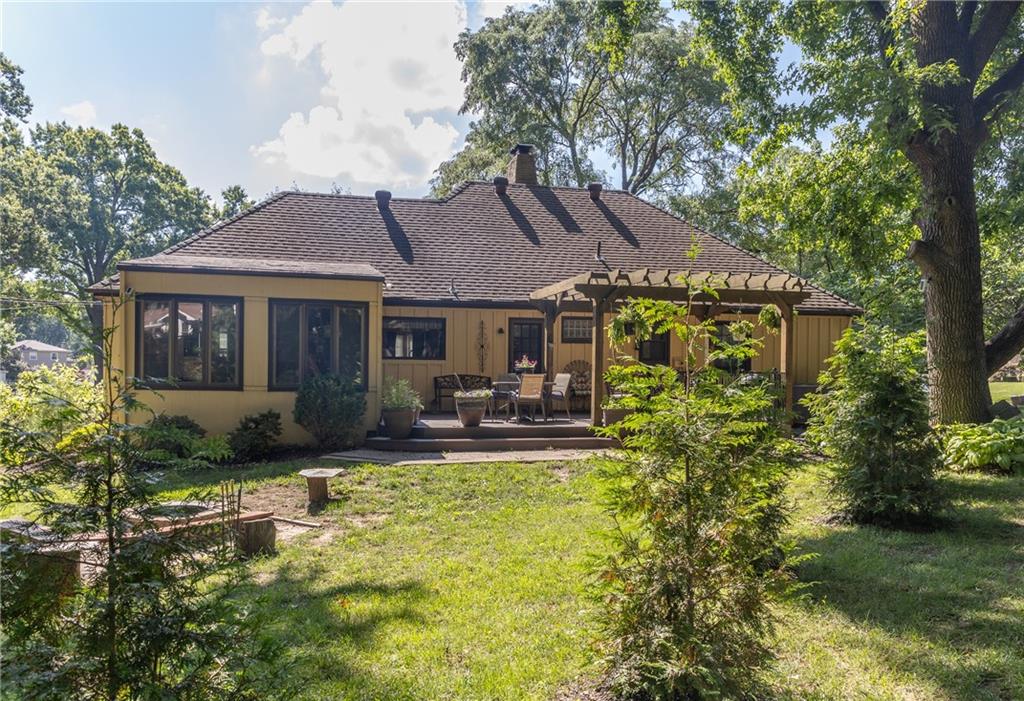 4934 Howe Drive Property Photo 10