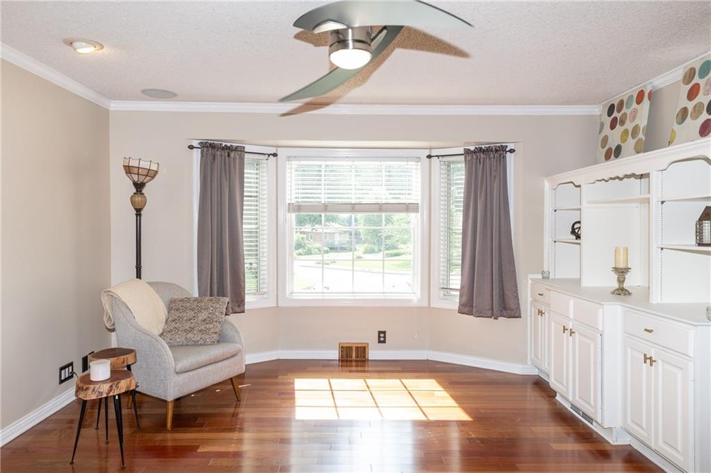 4934 Howe Drive Property Photo 14