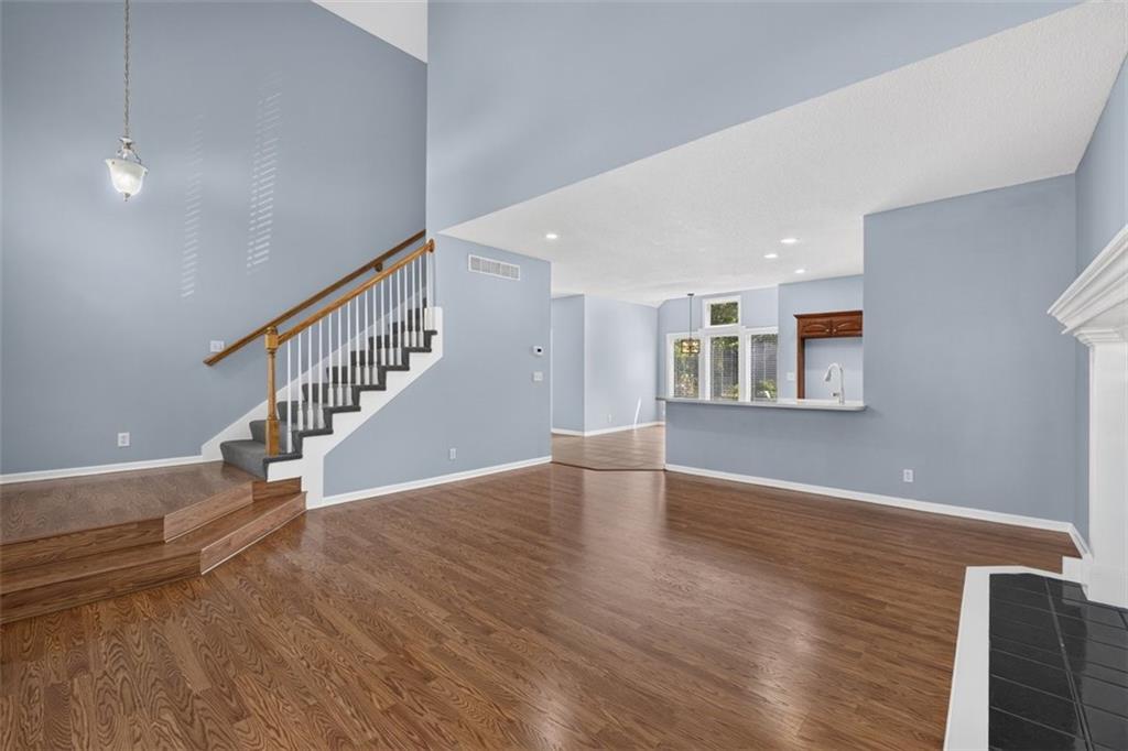 23625 W 126th Terrace Property Photo 4