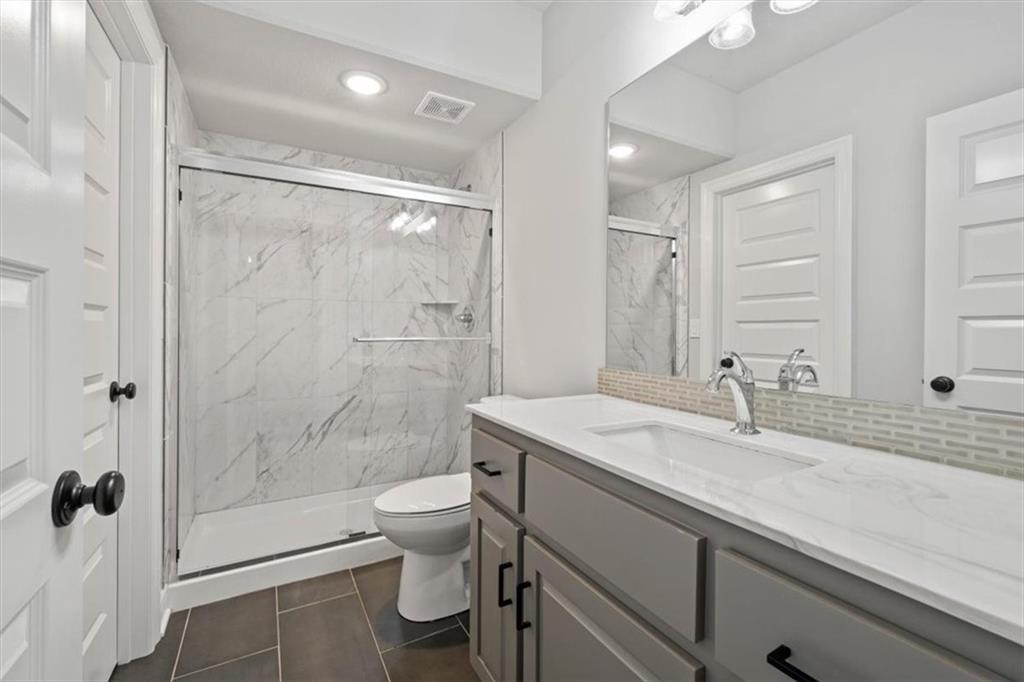 105 Nw Ambersham Drive Property Photo 29