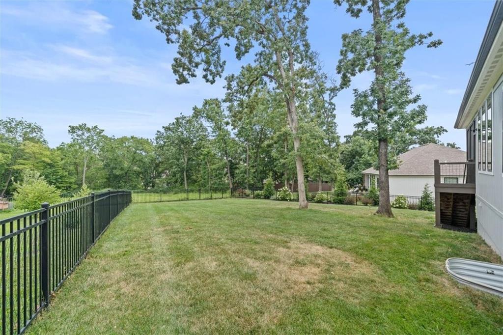 105 Nw Ambersham Drive Property Photo 33