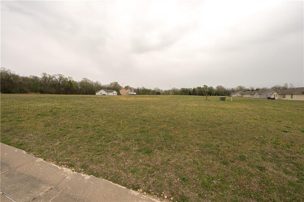 202 E John Street Property Photo 10
