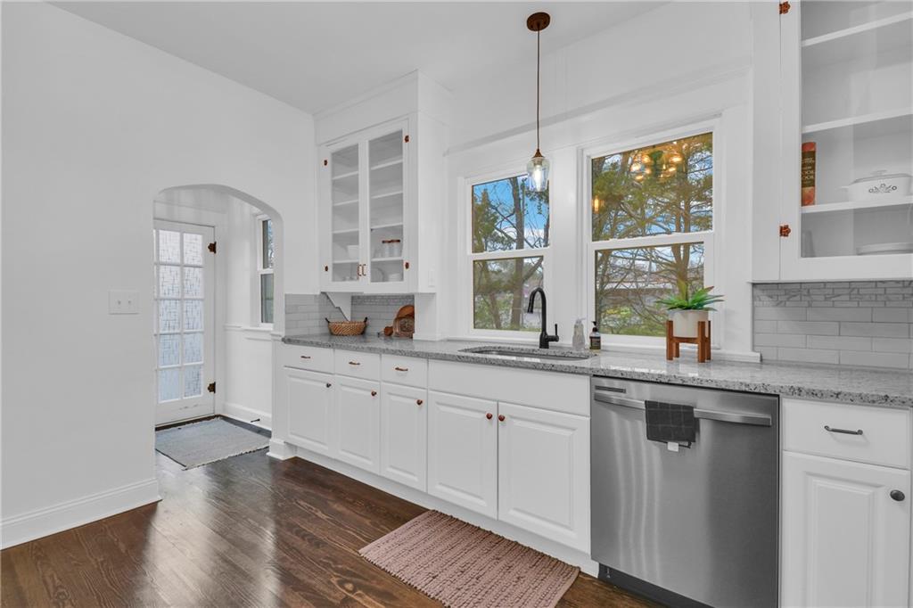 1610 S Northern Boulevard Property Photo 19