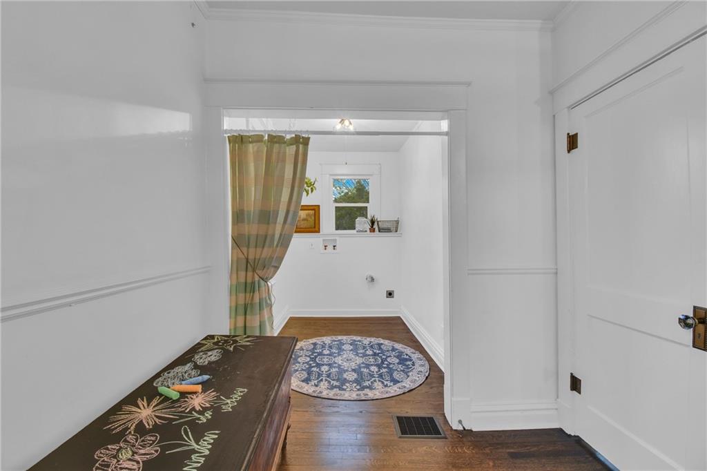 1610 S Northern Boulevard Property Photo 29