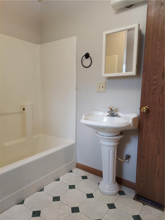 1610 S Northern Boulevard Property Photo 35