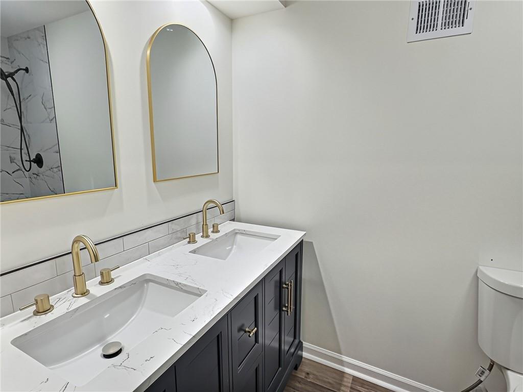 619 W 114th Terrace Property Photo 20