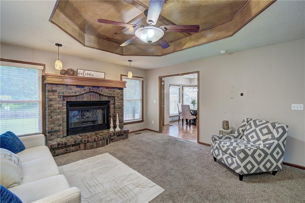 1231 Ne Deerbrook Circle Property Photo 4