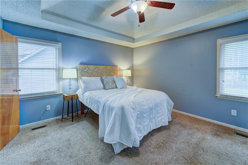 1231 Ne Deerbrook Circle Property Photo 13