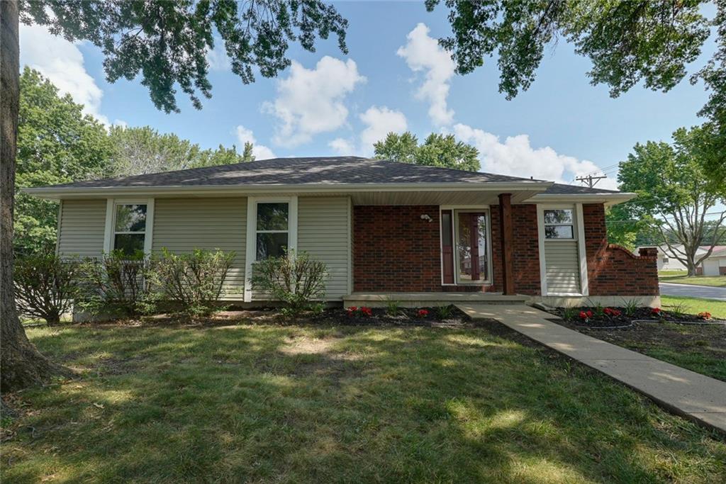501 W McDowell Avenue Property Photo 1