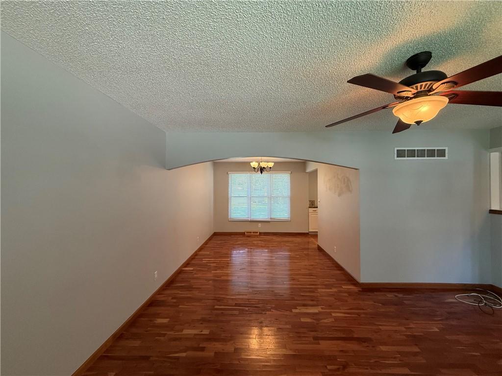 505 S Ridge Drive Property Photo 3