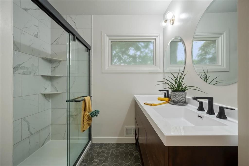5136 Reeds Road Property Photo 13