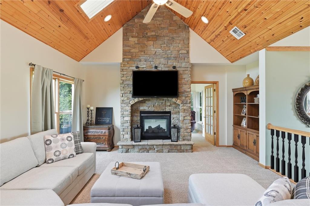 31620 Ne 2400th Road Property Photo 4