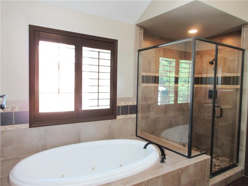 20924 W 68th Street Property Photo 18