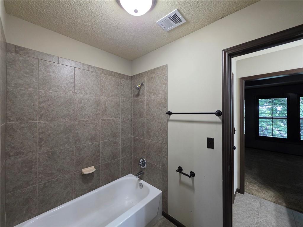 20924 W 68th Street Property Photo 28