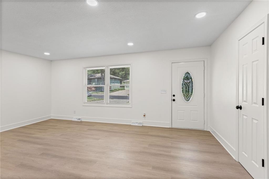 11810 Smalley Avenue Property Photo 3
