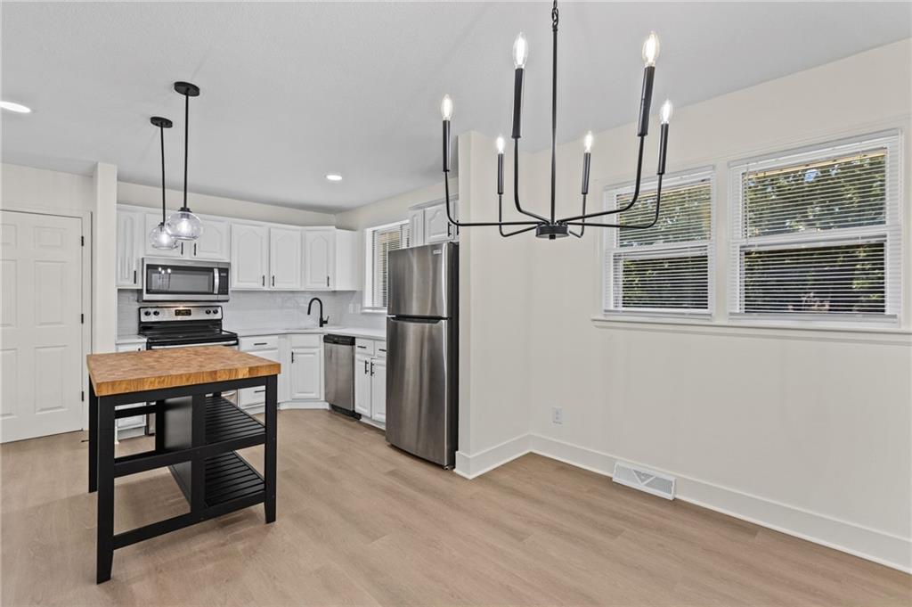 11810 Smalley Avenue Property Photo 8