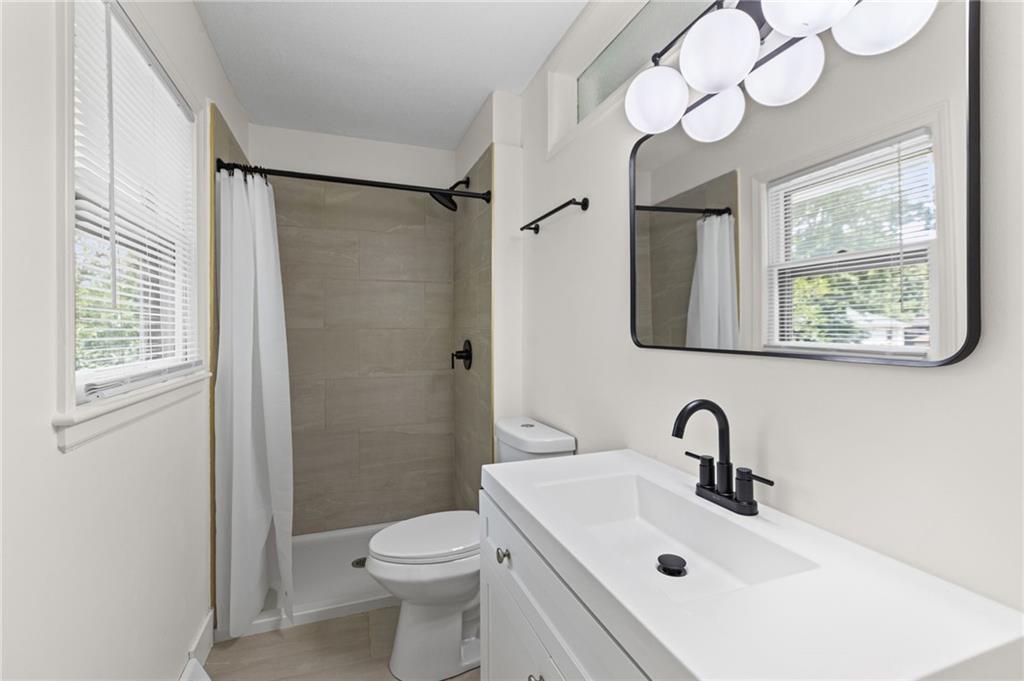 11810 Smalley Avenue Property Photo 14