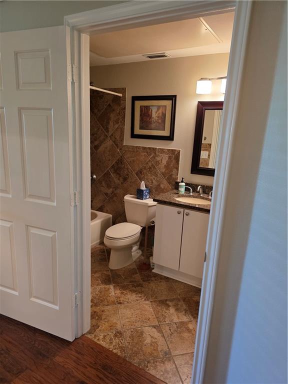 11628 Tomahawk Creek Parkway Property Photo 15