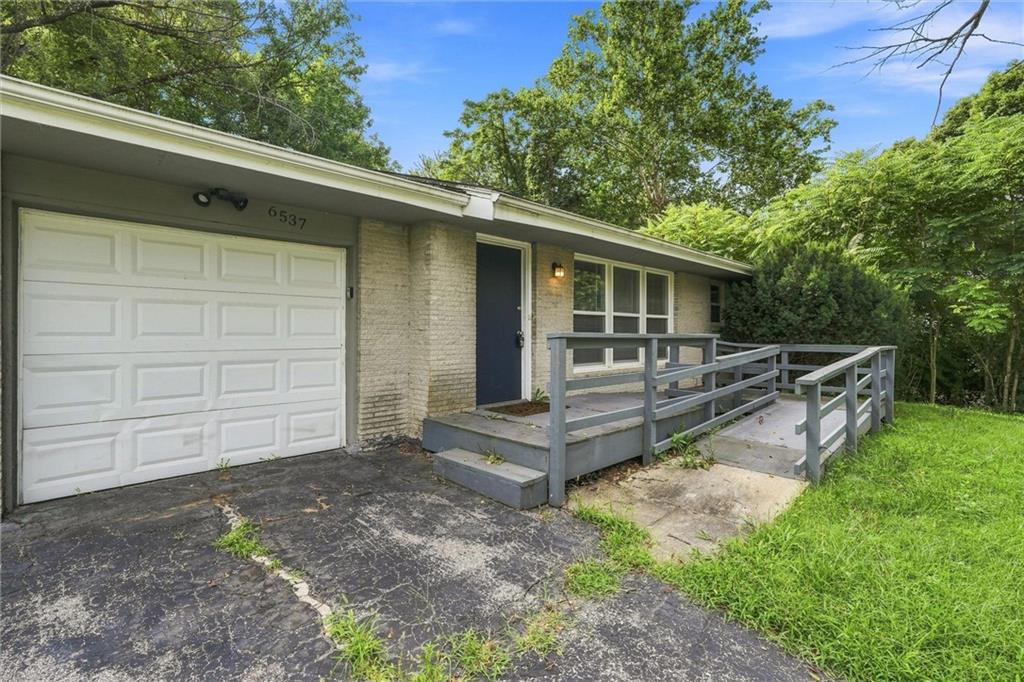 6537 Sears Drive Property Photo 3