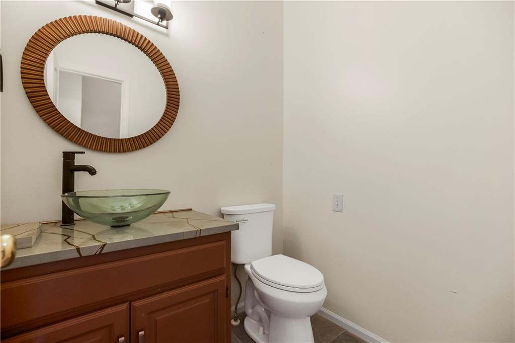 808 Sw Springwater Lane Property Photo 15