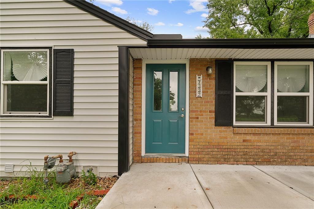 7332 Parallel Parkway Property Photo 3