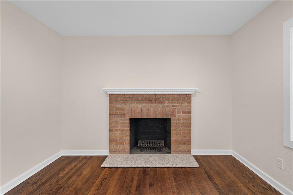 7332 Parallel Parkway Property Photo 7