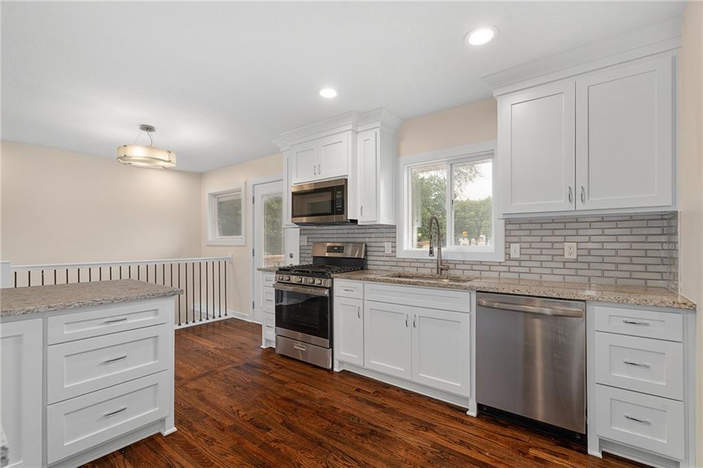 7332 Parallel Parkway Property Photo 12