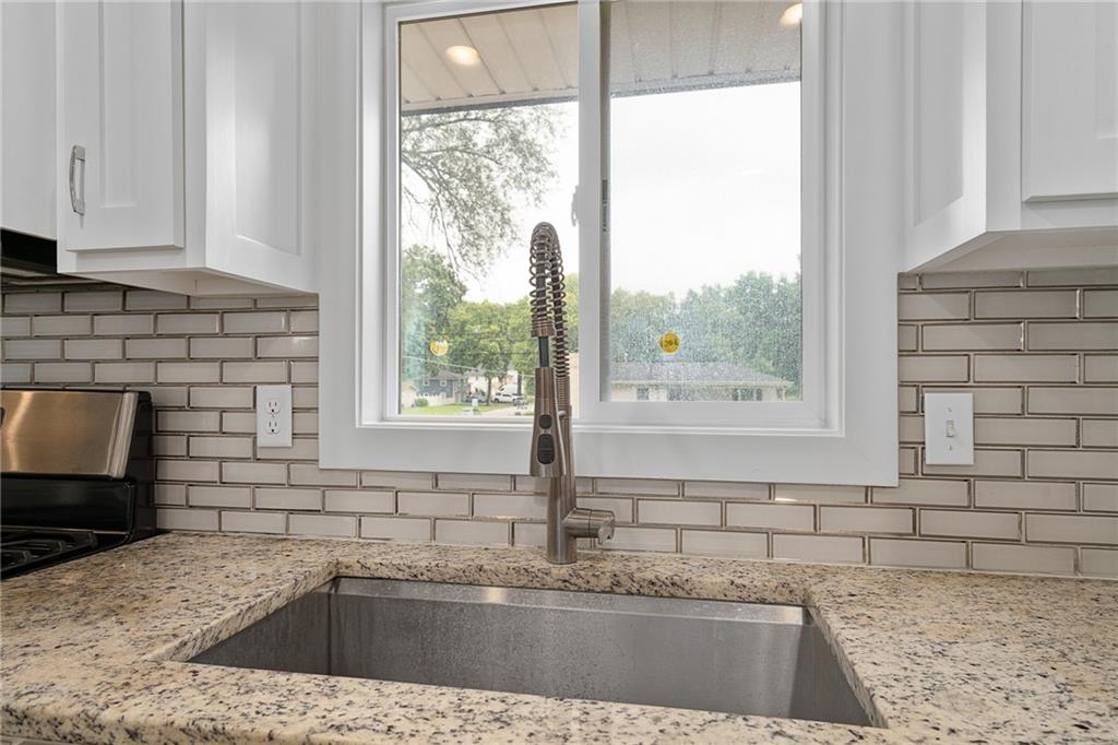7332 Parallel Parkway Property Photo 13