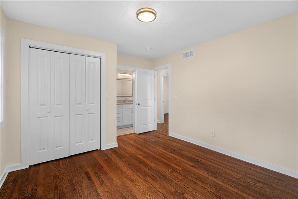 7332 Parallel Parkway Property Photo 16