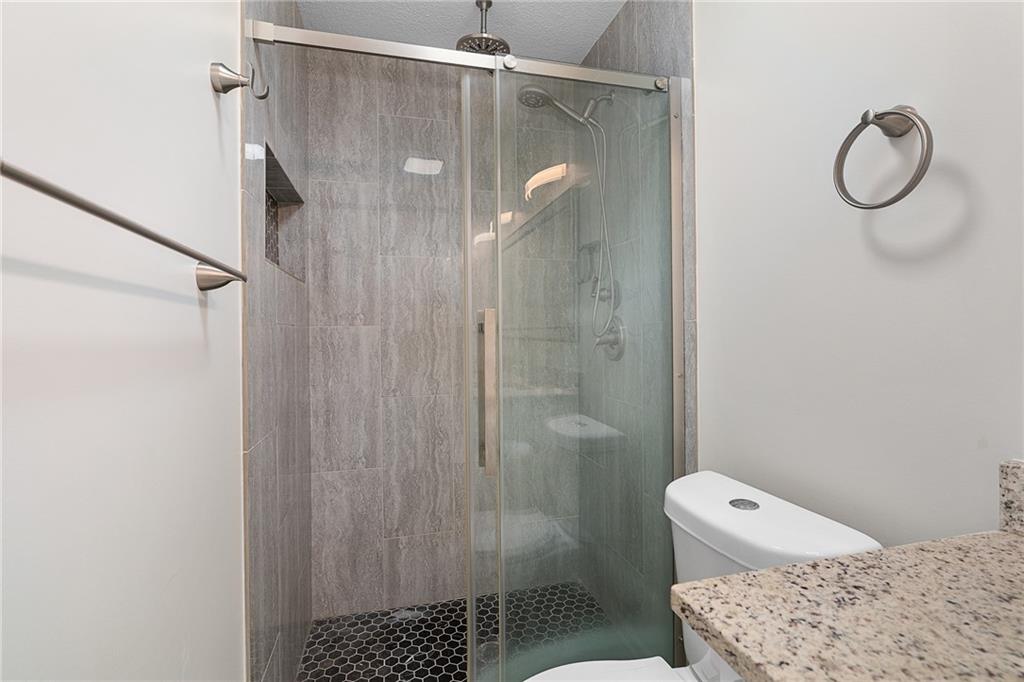 7332 Parallel Parkway Property Photo 18