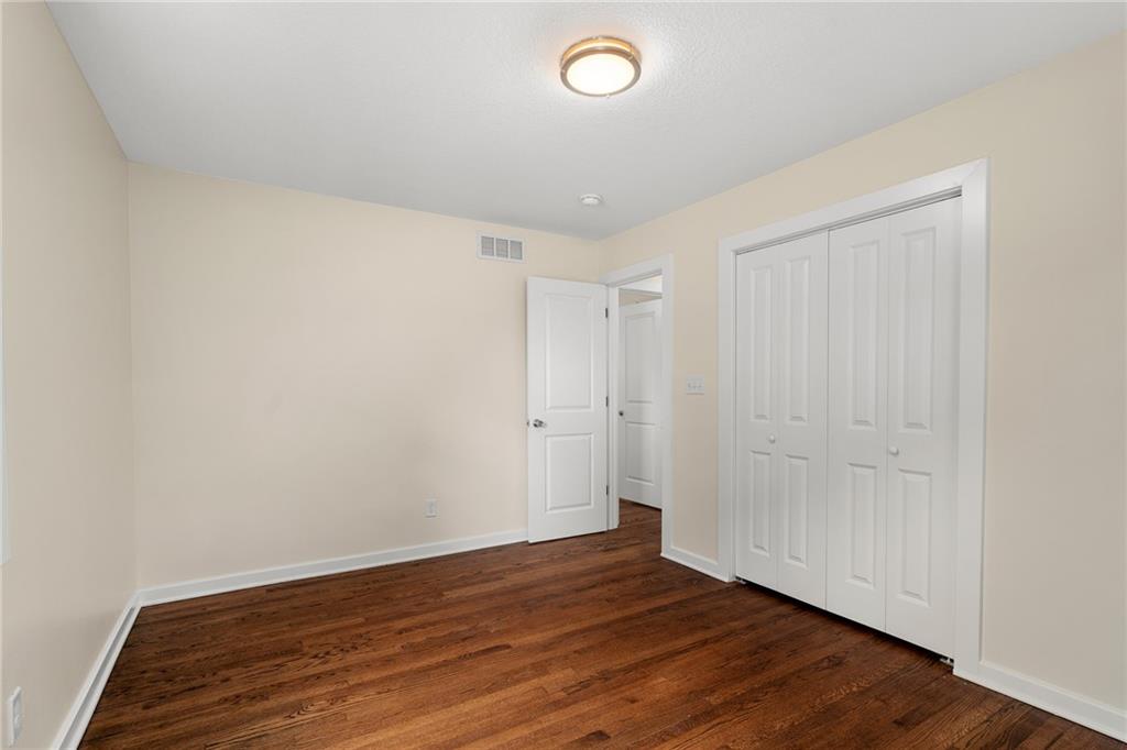 7332 Parallel Parkway Property Photo 20