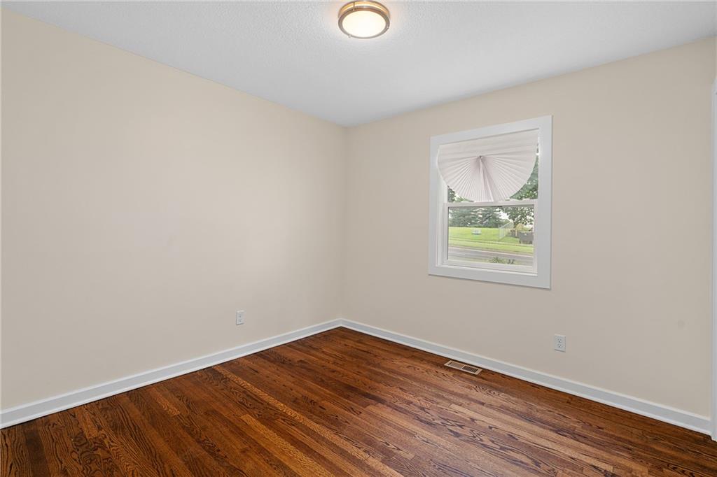 7332 Parallel Parkway Property Photo 22