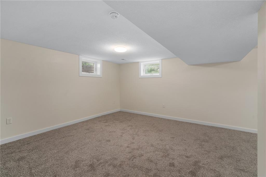 7332 Parallel Parkway Property Photo 27
