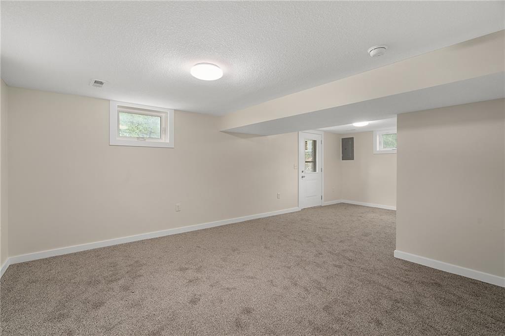 7332 Parallel Parkway Property Photo 29