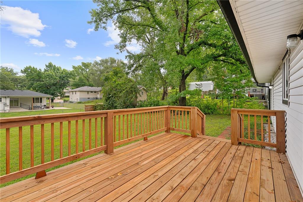 7332 Parallel Parkway Property Photo 33