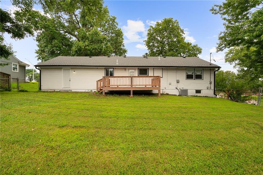 7332 Parallel Parkway Property Photo 36