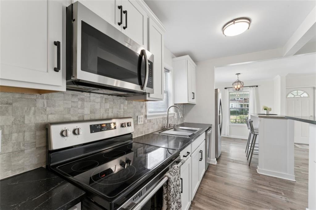 601 W 77th Street Property Photo 8