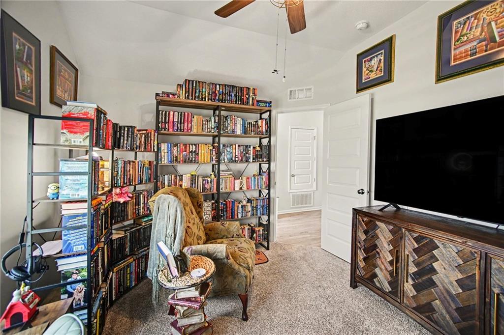 500 Se Laurel Drive Property Photo 16