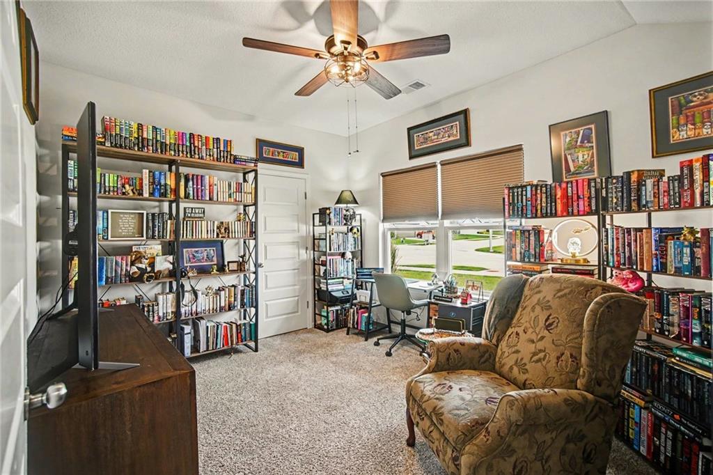 500 Se Laurel Drive Property Photo 17