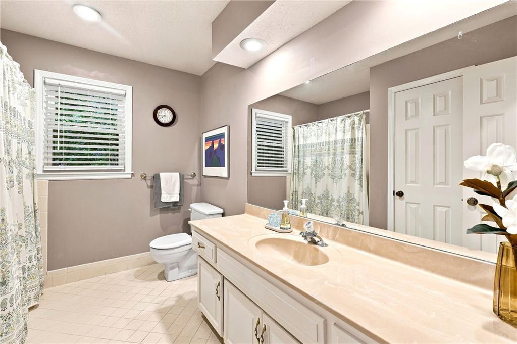 8209 Acuff Lane Property Photo 15