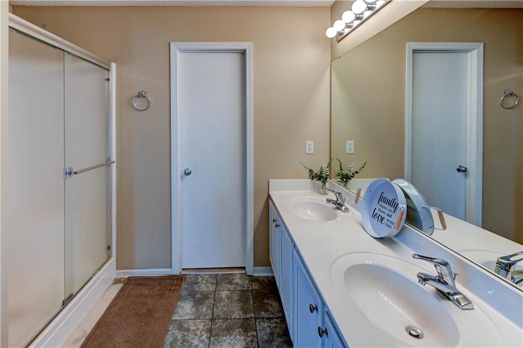 8112 N Lawn Avenue Property Photo 25