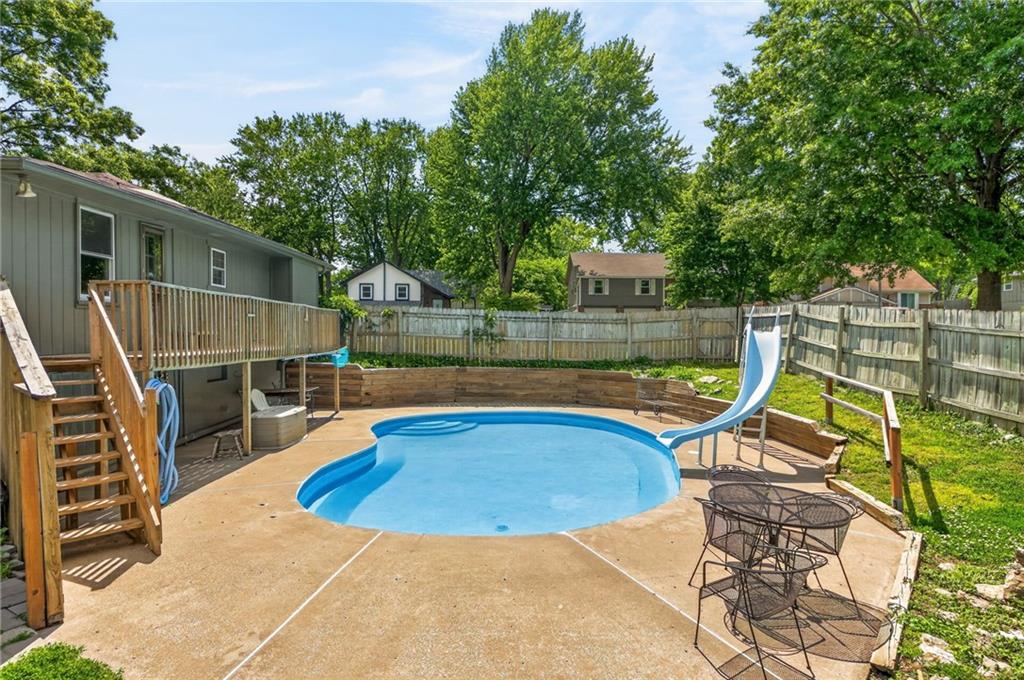 1524 Oxford Court Property Photo 6