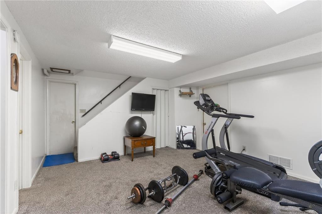1524 Oxford Court Property Photo 35