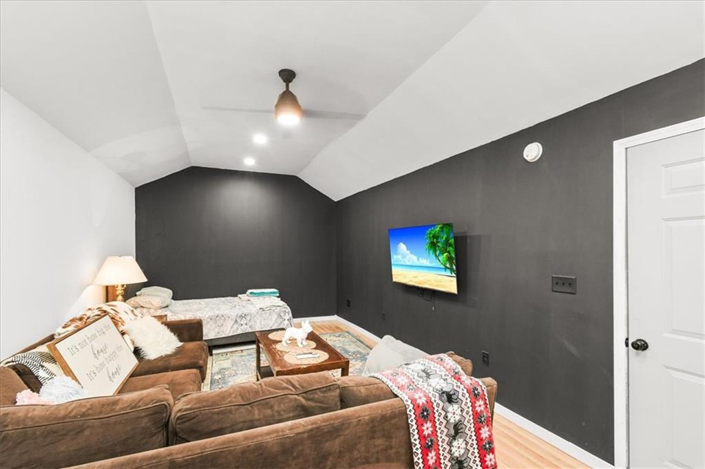 1804 N Rogers Street Property Photo 6