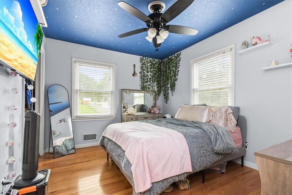 1804 N Rogers Street Property Photo 10