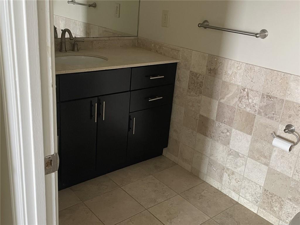 3838 Rainbow Boulevard Property Photo 7