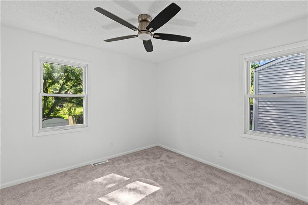 8033 Ne San Rafael Drive Property Photo 15